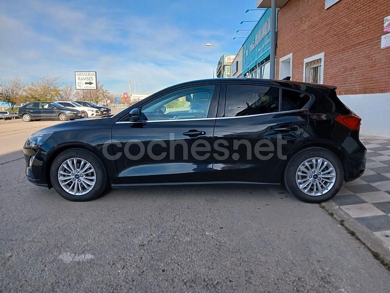 Usado Ford Focus Titanium 120 CV (88 kW) 2021 Negro Berlina