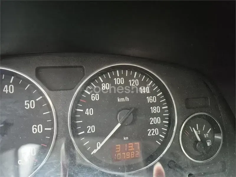 Usado Opel Astra Comfort 100 CV (73 kW) 2003 Gris / plata Berlina