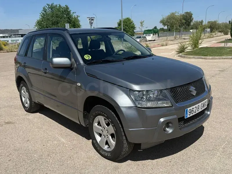 Usado Suzuki Grand Vitara 129 CV (94 kW) 2009 Gris / plata SUV