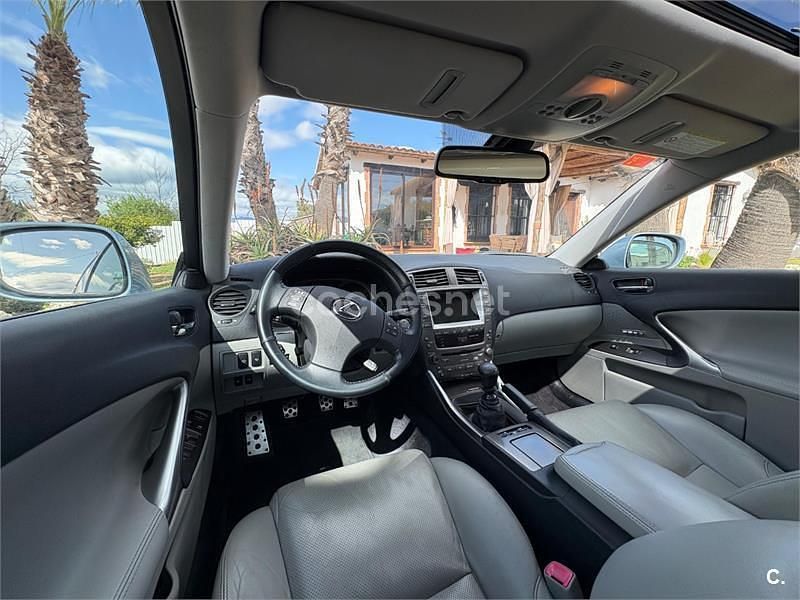 Usado Lexus IS220d Luxury Line 177 CV (130 kW) 2009 Gris / plata Berlina