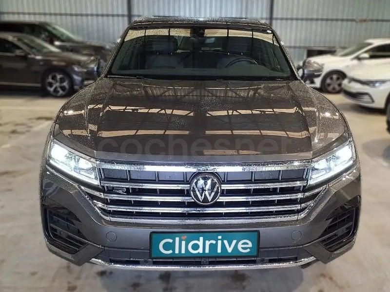 Usado VW Touareg 231 CV (169 kW) 2021 Gris / plata SUV