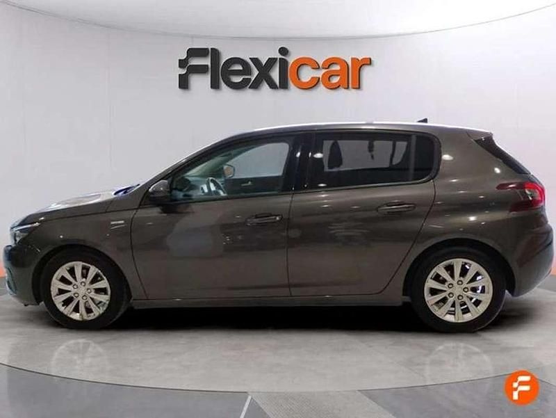 Usado Peugeot 308 Style 131 CV (96 kW) 2020 Gris Utilitario