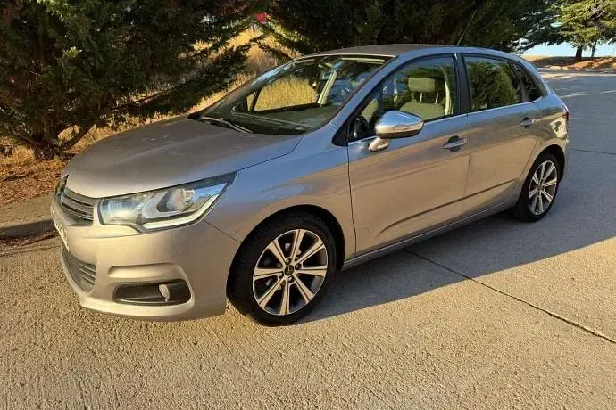 Usado Citroën C4 Live 101 CV (74 kW) 2016 Gris Berlina