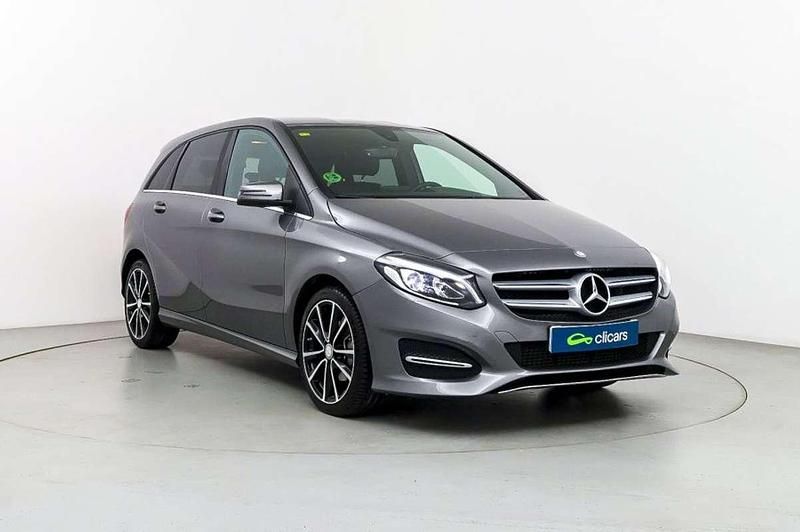 Usado Mercedes B200 136 CV (100 kW) 2016 Gris Monovolumen