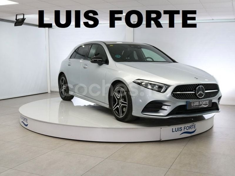 Gris / plata Usado 2019 Mercedes A180 Berlina | 24.800 € (Caro) - Imagen 1/4