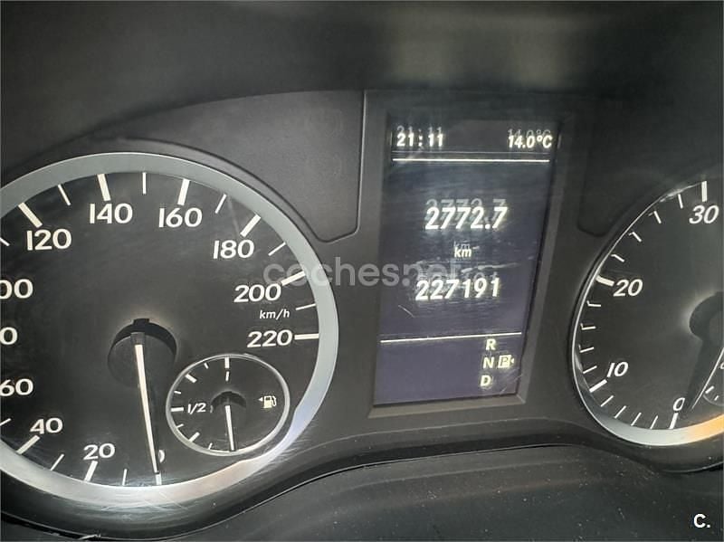 Usado Mercedes Vito Marco Polo 88 CV (64 kW) 2016 Gris / plata Van