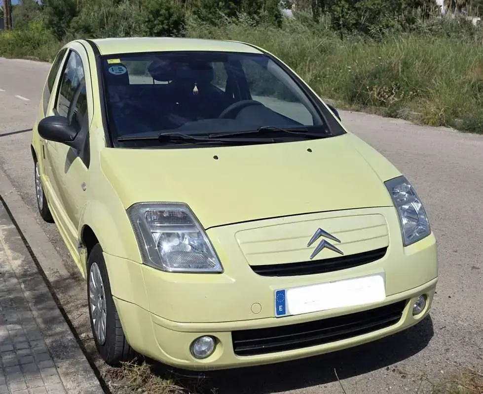 Usado Citroën C2 75 CV (55 kW) 2007 Amarillo Utilitario