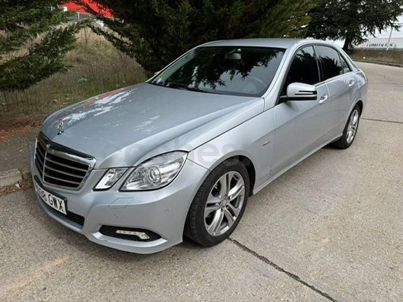Usado Mercedes E220 170 CV (125 kW) 2010 Gris / plata Berlina