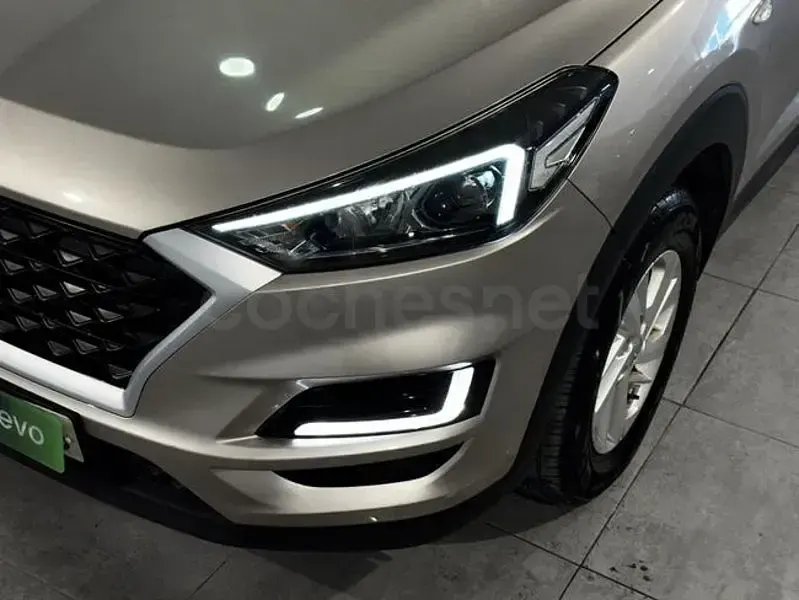 Usado Hyundai Tucson 116 CV (85 kW) 2019 Gris / plata SUV