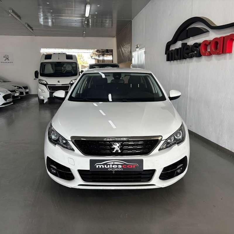 Usado Peugeot 308 SW Active 131 CV (96 kW) 2021 Blanco Familiar