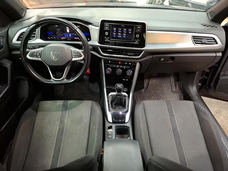 Usado VW T-Roc Edition 110 CV (80 kW) 2022 Gris ceniza metalizado SUV