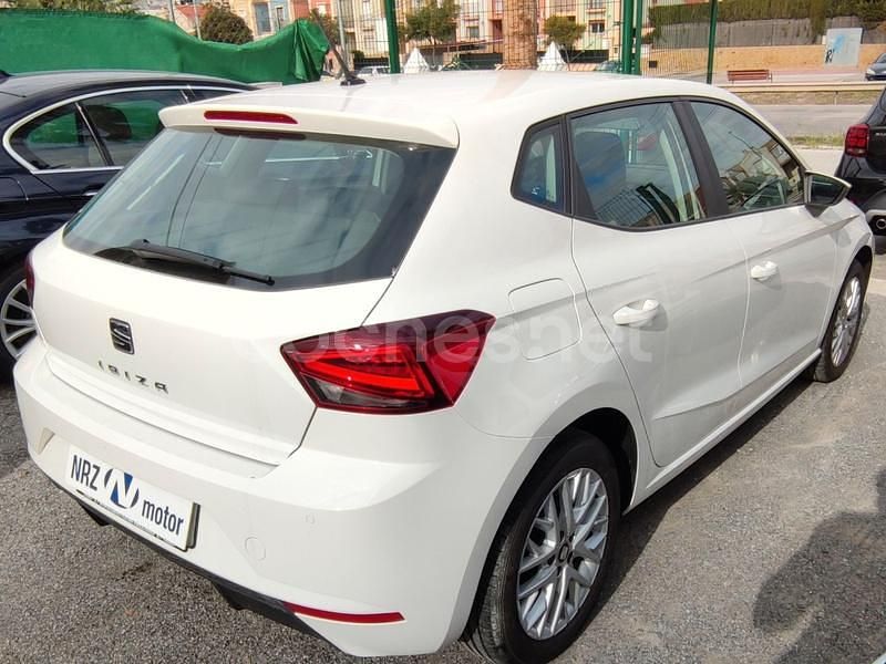 Usado Seat Ibiza Style Plus 95 CV (69 kW) 2018 Blanco Berlina