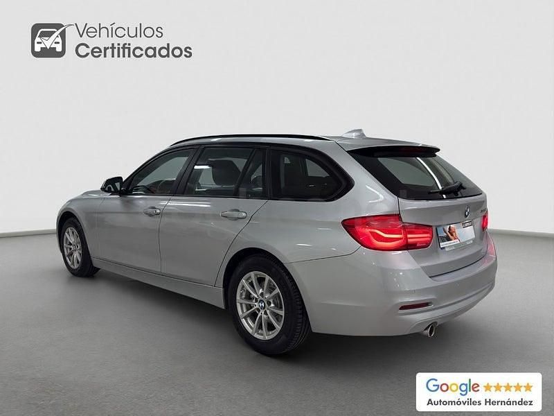 Usado BMW 318 Sport Line 150 CV (110 kW) 2019 Gris / plata Familiar