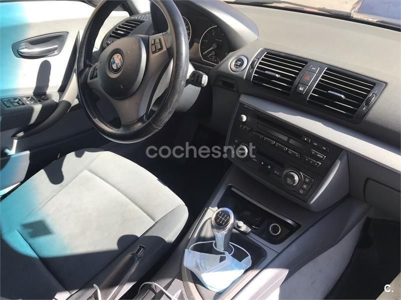 Usado BMW 118 122 CV (89 kW) 2005 Negro Utilitario