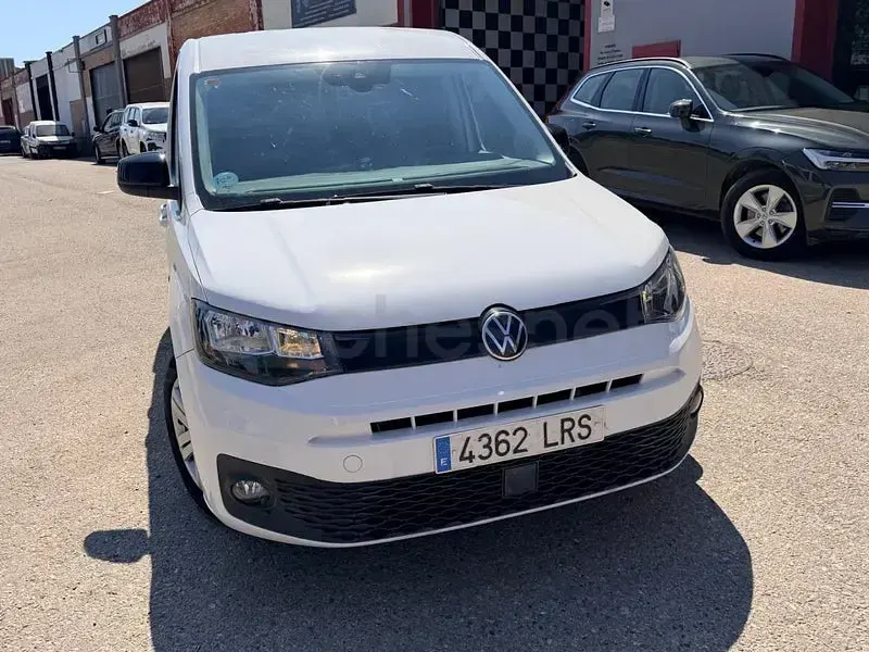 Usado VW Caddy 122 CV (89 kW) 2021 Blanco Monovolumen