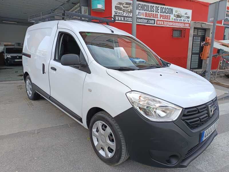 Blanco Usado 2019 Dacia Dokker Essentiel Van | 7500 € (Caro) - Imagen 1/4