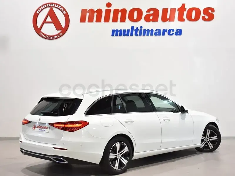 Usado Mercedes C200 163 CV (119 kW) 2023 Blanco Familiar