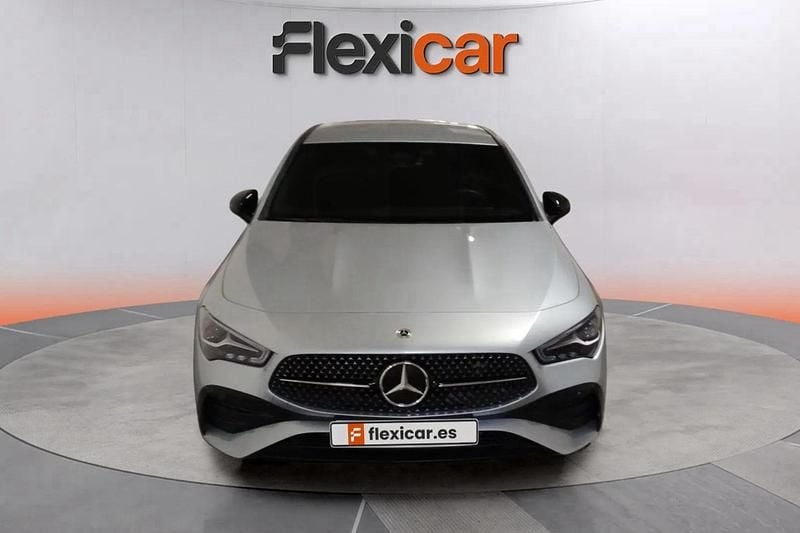 Usado Mercedes CLA220 190 CV (139 kW) 2025 Gris Berlina