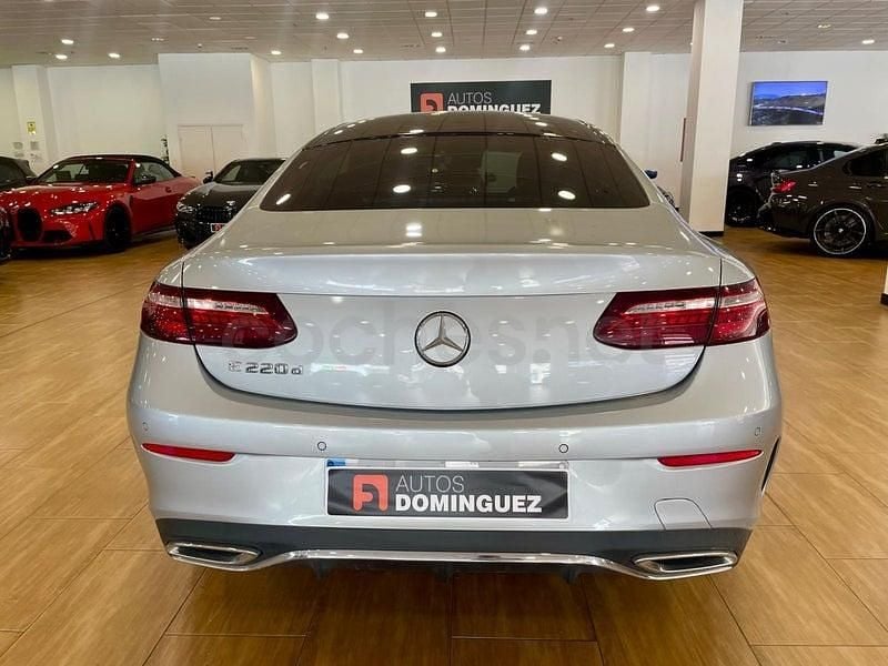 Usado Mercedes E220 194 CV (142 kW) 2023 Gris / plata Coupe