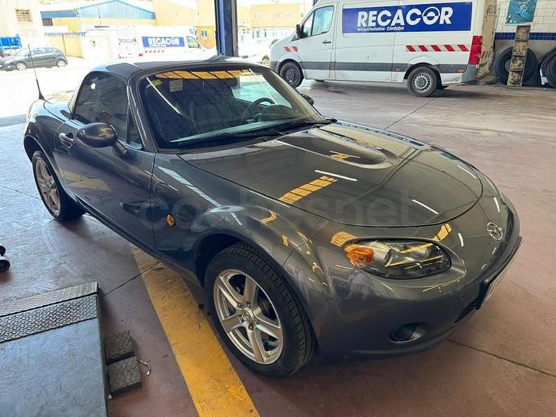 Usado Mazda MX5 Active 126 CV (92 kW) 2008 Gris / plata Descapotable