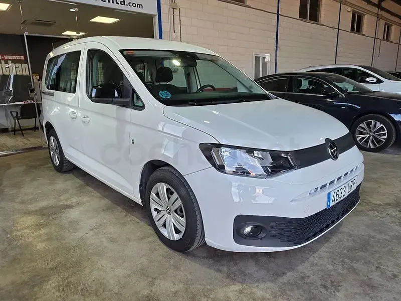 Usado VW Caddy California 122 CV (89 kW) 2021 Blanco Monovolumen
