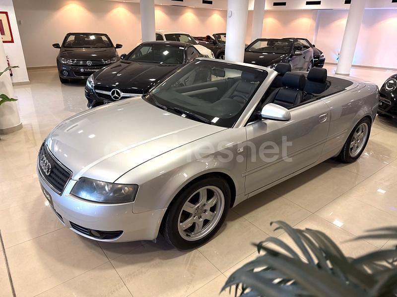 Usado Audi A4 Cabriolet 170 CV (125 kW) 2002 Gris / plata Descapotable