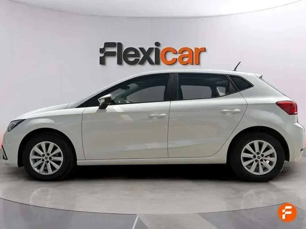 Usado Seat Ibiza Reference 80 CV (58 kW) 2023 Blanco Utilitario