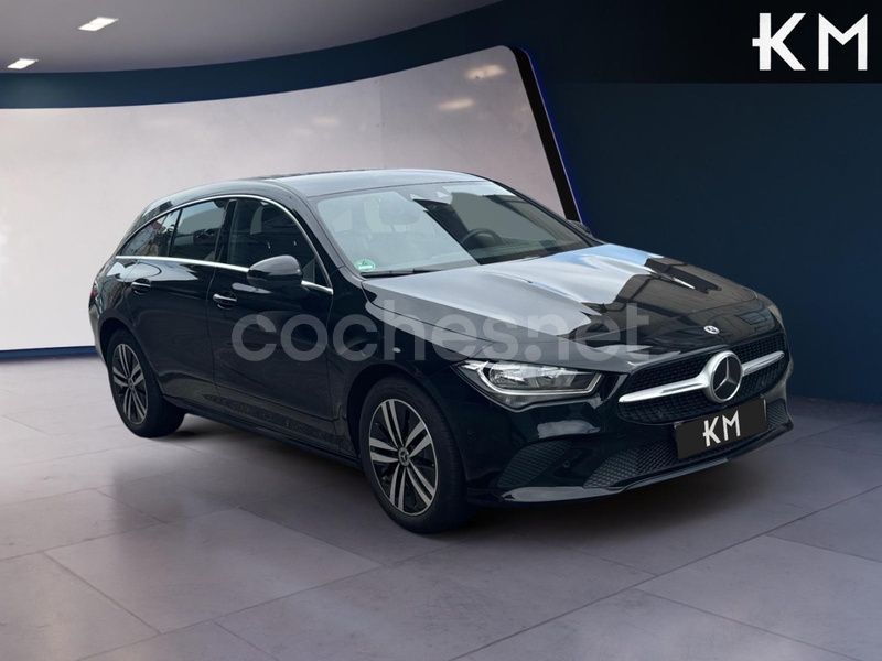 Usado Mercedes CLA200 Shooting Brake 150 CV (110 kW) 2021 Negro Familiar