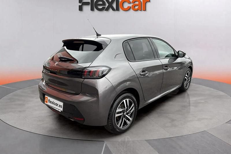 Usado Peugeot 208 Allure 101 CV (74 kW) 2023 Gris Utilitario