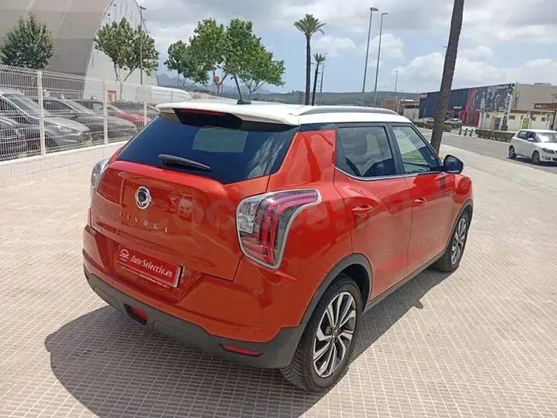 Usado SsangYong Tivoli Limited 163 CV (119 kW) 2019 Naranja SUV