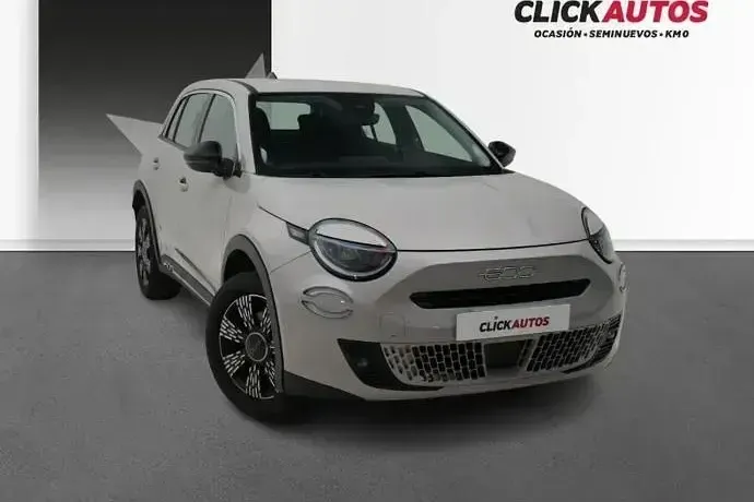Usado Fiat 600 100 CV (73 kW) 2025 Negro SUV