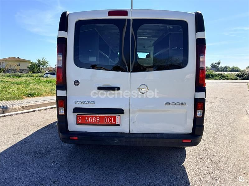 Usado Opel Vivaro 120 HP (88 kW) 2017 Branco Monovolume
