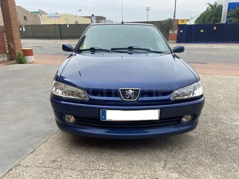 Usado Peugeot 306 100 CV (73 kW) 2001 Azul Berlina