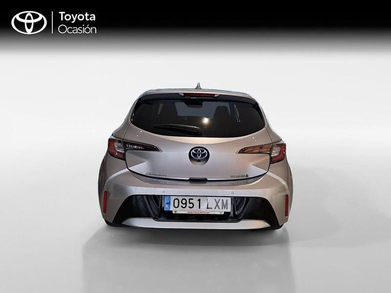 Usado Toyota Corolla Style 122 CV (89 kW) 2022 Gris / plata Berlina