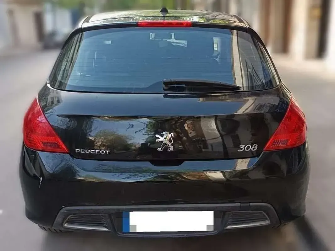 Usado Peugeot 308 Premium 109 CV (80 kW) 2010 Negro Utilitario