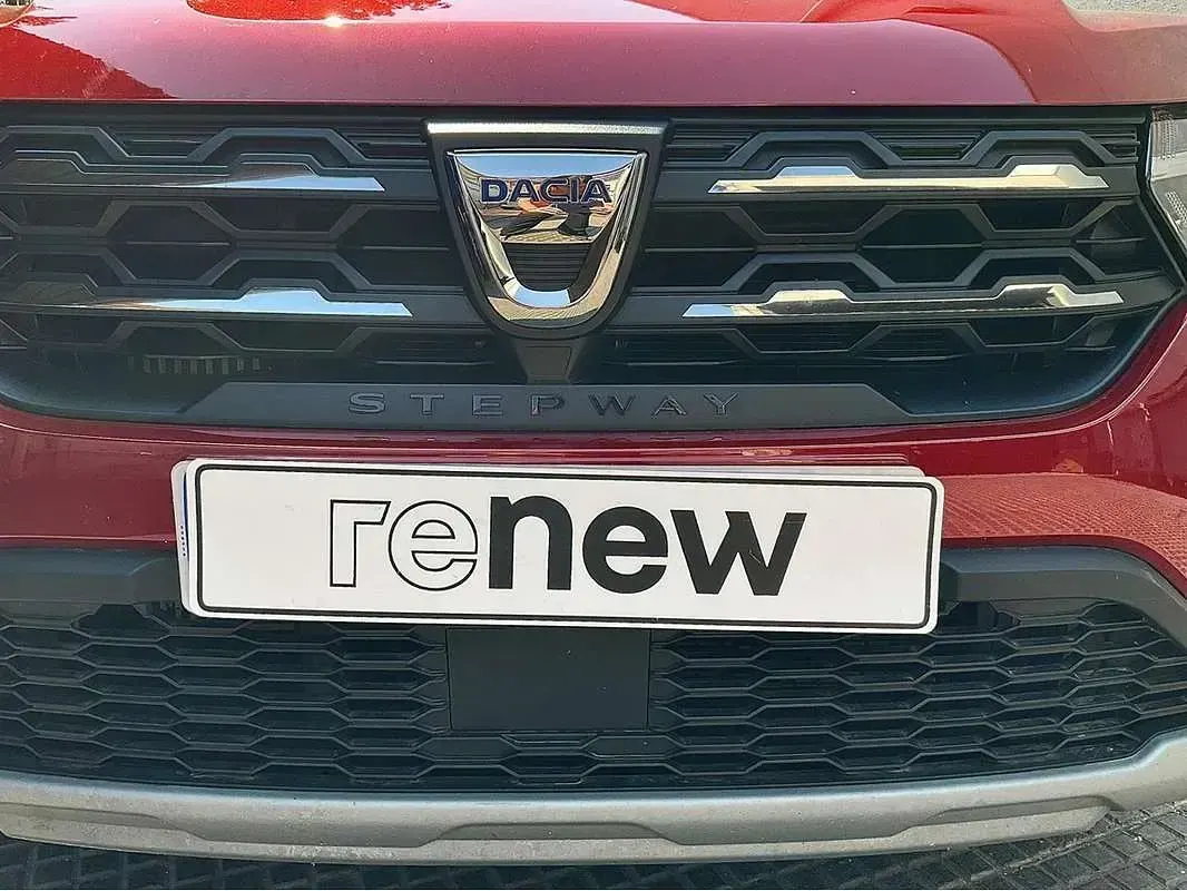 Usado Dacia Sandero Essentiel 91 CV (66 kW) 2022 Rojo Utilitario