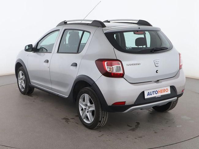 Usado Dacia Sandero Stepway 91 CV (66 kW) 2015 Blanco Utilitario