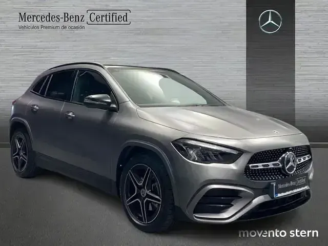 Usado Mercedes GLA200 150 CV (110 kW) 2025 Gris / plata SUV