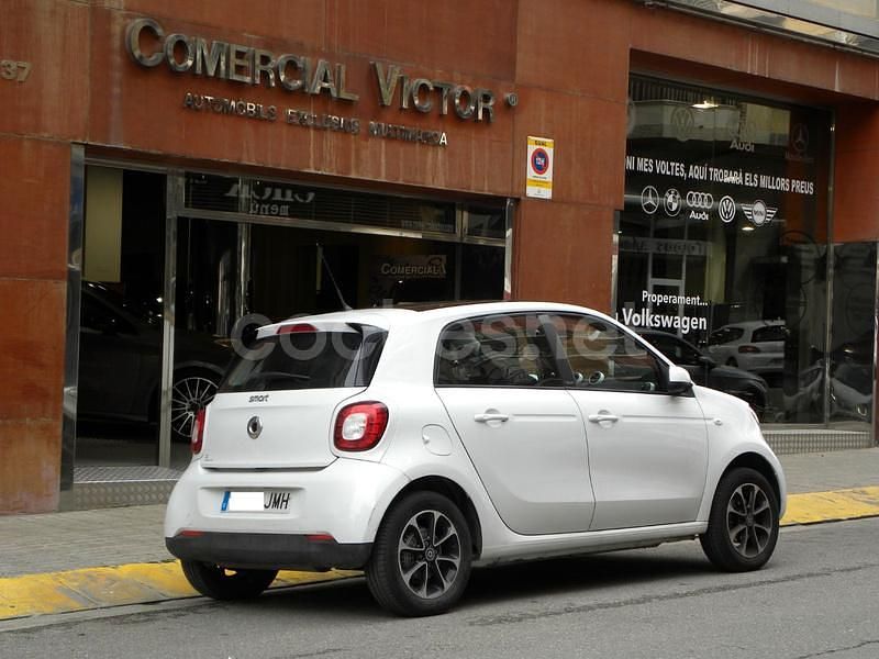 Usado Smart ForFour Passion 71 CV (52 kW) 2016 Blanco Utilitario