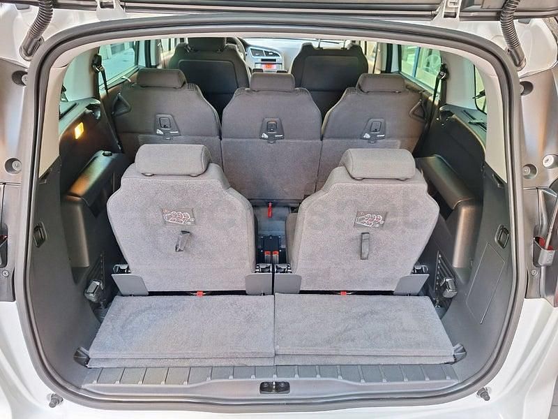 Usado Peugeot 5008 Style 130 CV (95 kW) 2016 Blanco Monovolumen