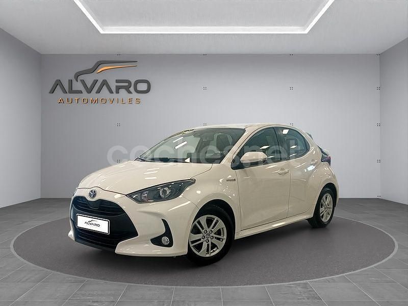 Blanco Usado 2021 Toyota Yaris Hybrid Active Berlina | 16.490 € (Buen precio) - Imagen 1/4
