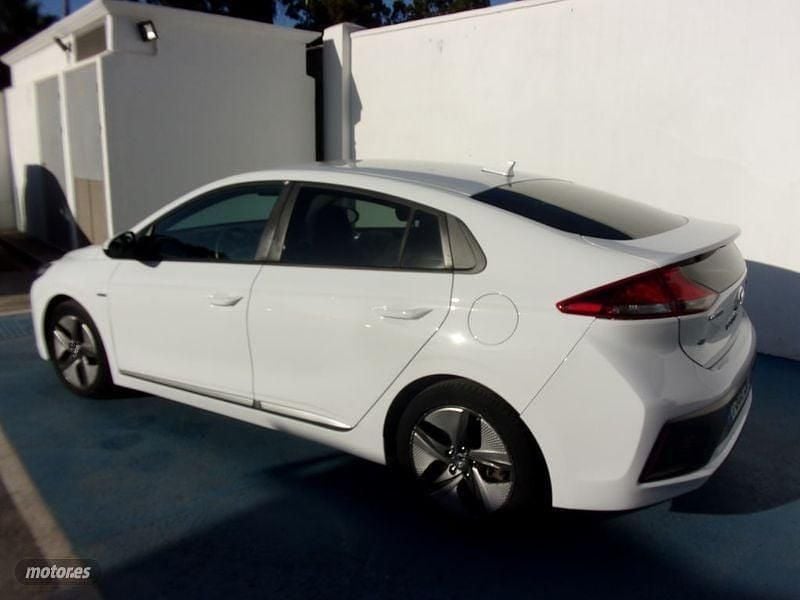 Usado Hyundai Ioniq 141 CV (103 kW) 2020 Blanco Utilitario