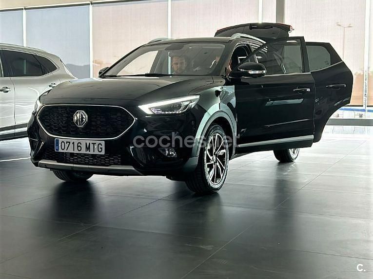 Usado MG ZS Luxury 111 CV (81 kW) 2024 Negro SUV
