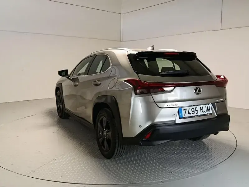 Usado Lexus UX 199 CV (146 kW) 2025 Gris / plata SUV