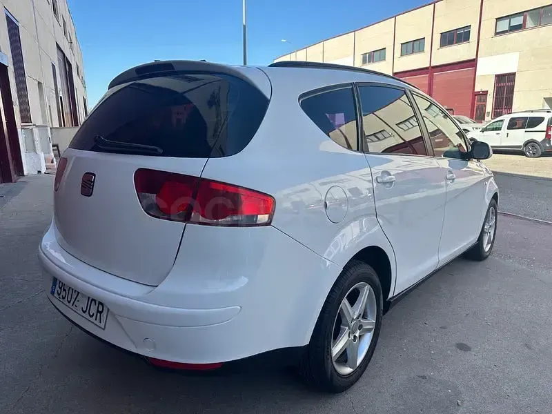 Usado Seat Altea XL I-Tech 105 CV (77 kW) 2015 Blanco Monovolumen