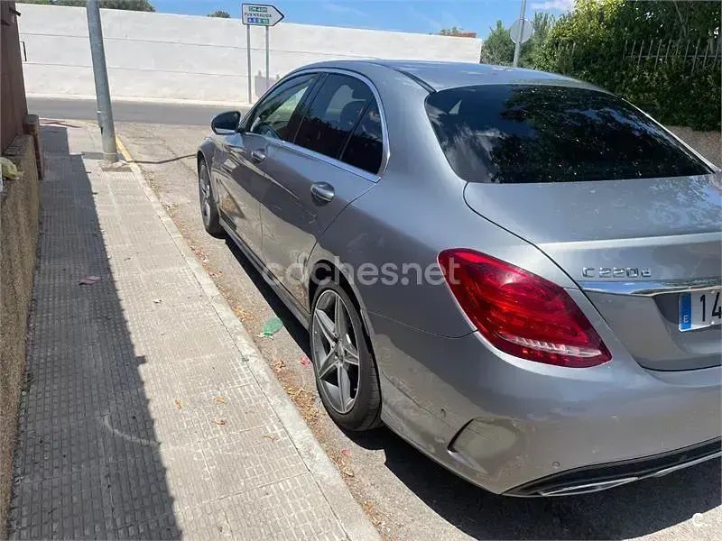 Usado Mercedes C220 AMG line 170 CV (125 kW) 2016 Gris / plata Berlina
