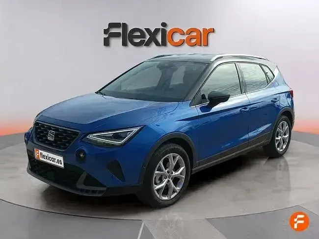 Usado Seat Arona FR 110 CV (80 kW) 2024 Azul SUV