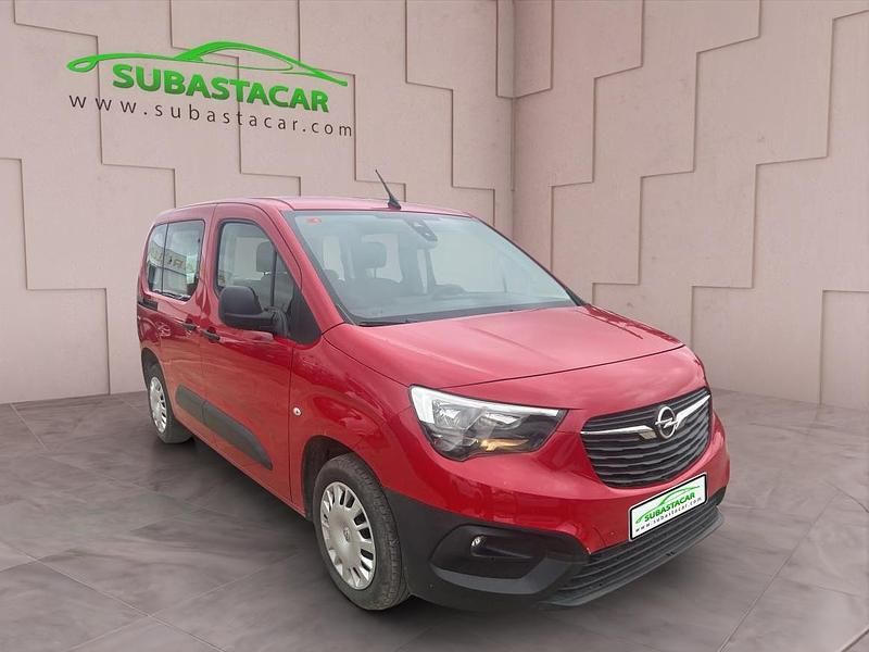 Usado Opel Combo Life Edition 130 CV (95 kW) 2021 Rojo Monovolumen