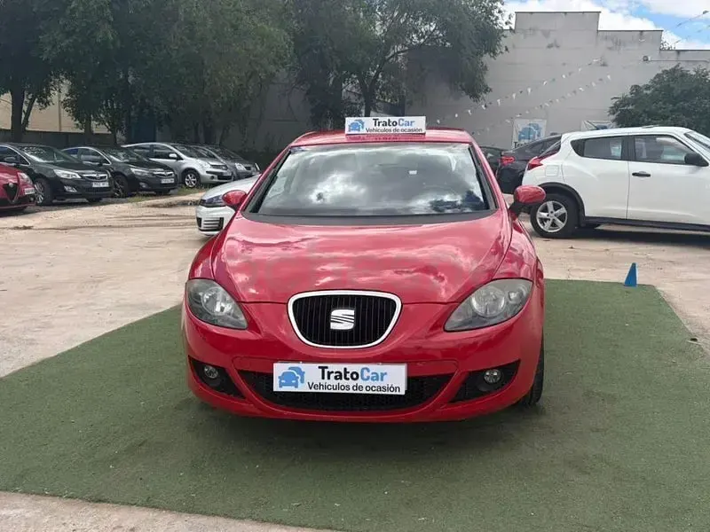 Usado Seat Leon Reference 140 CV (102 kW) 2005 Rojo Utilitario