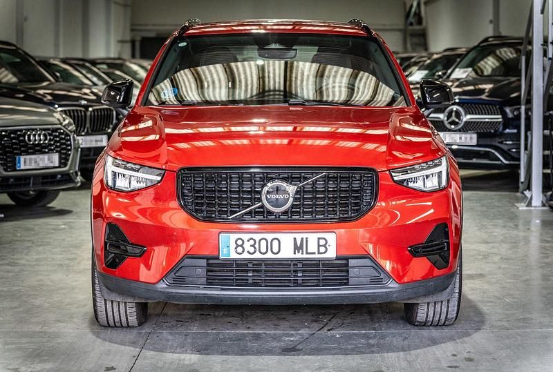 Usado Volvo XC40 Ultimate 163 CV (119 kW) 2023 Rojo SUV